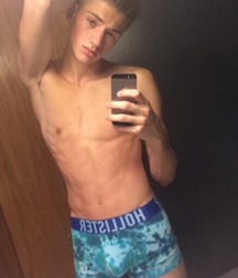 Cute looking boys 5c7ad35b7ca98.jpg