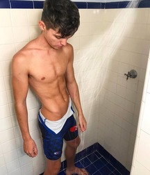 Cute looking boys 5c7ad36331858.jpg