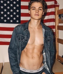 Cute looking boys 5c7ad38a8076f.jpg