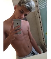 Cute looking boys 5c7ad38b9b493.jpg