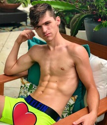 Cute looking boys 5c7ad38de03fd.jpg