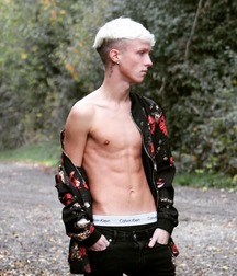 Cute looking shirtless boys 5c858061314ff.jpg