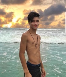 Cute looking shirtless boys 2 5c85813828bd5.jpg