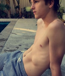 Cute looking shirtless boys 2 5c8581468ffa2.jpg