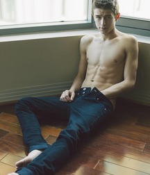 Cute looking shirtless boys 3 5c86b22f5008b.jpg
