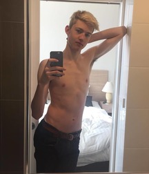 Cute looking shirtless boys 3 5c86b23526220.jpg