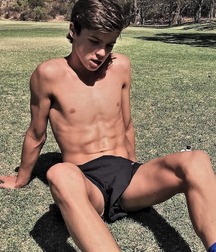 Cute looking shirtless boys 3 5c86b24245af5.jpg