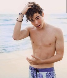 Cute looking shirtless boys 4 5c8aae28bea1d.jpg