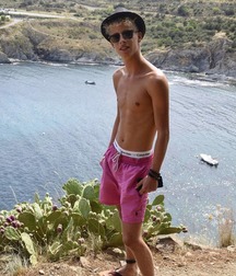 Cute looking shirtless boys 4 5c8aae2c471bc.jpg