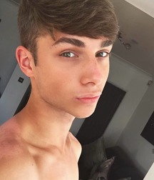 Cute looking shirtless boys 4 5c8aae2e85a5b.jpg
