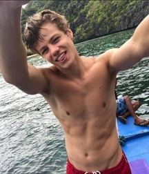 Cute looking shirtless boys 4 5c8aae32424ac.jpg