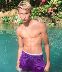 Cute looking shirtless boys 4 5c8aae341d84b.jpg