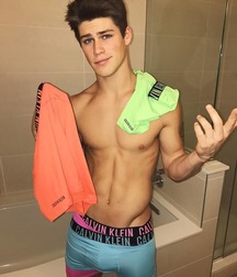 Cute looking shirtless boys 4 5c8aae71b1b25.jpg