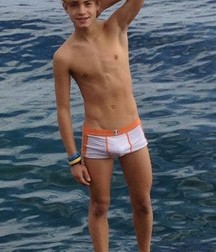 AA - Boys! 40 5d2112e6f2618.jpg