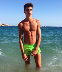 AA - Boys! 52 5d9908f64da33.jpg