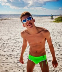 AA - Boys! 52 5d9909434fee4.jpg