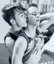 AA - Boys! 55 5da3a0667134d.jpg