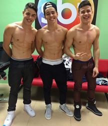 AA - Boys! 69 5de3258cb6433.jpg