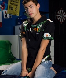 Sexy Solo Studs 5d69978b25cf7.jpg