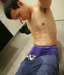 Diaper boy wetting his pants 5b21740fc8f07.jpg