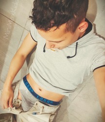 Diaper boy wetting his pants 5b2174373ff9f.jpg