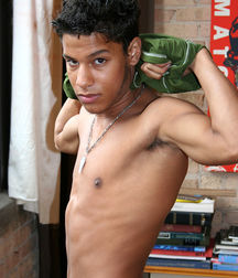 Aron 01 5b5d8d1427c25.jpg