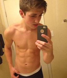 Sweet Selfies 05 5b830b0725665.jpg