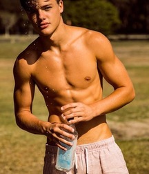 Hotties 04 5b8aa5b38da5c.jpg