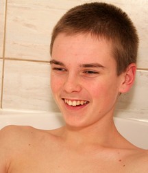 Boy In The Bath 5b564bb244922.jpg
