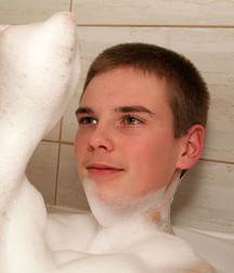 Boy In The Bath 5b564bb856365.jpg