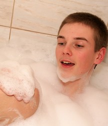 Boy In The Bath 5b564bc4f3227.jpg