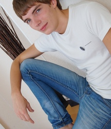 Uploaded by:emotwink 5b577537e2bf7.jpg