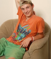 Twink In Green Shorts 5b67735973e8f.jpg