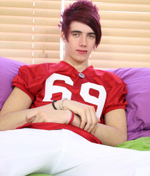 Sexy Emo Twink in Straps HD 5b67951d8731f.jpg