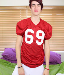Sexy Emo Twink in Straps HD 5b679533e8e4a.jpg