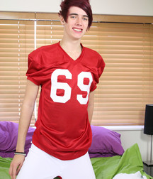 Sexy Emo Twink in Straps HD 5b67954299d2d.jpg