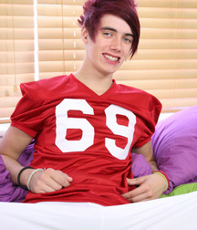Sexy Emo Twink in Straps HD 5b67954cd6c12.jpg