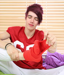 Sexy Emo Twink in Straps HD 5b6795a73467a.jpg