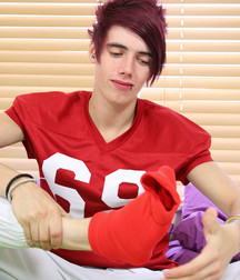 Sexy Emo Twink in Straps HD 5b6795b045a9d.jpg