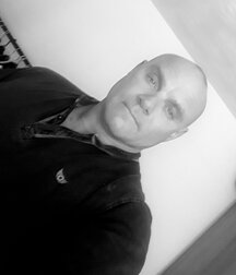 Me 5ef3cb56a7ec6.jpg