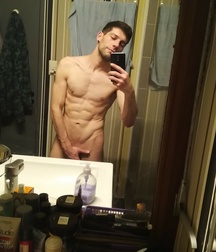 Me 5b2adf507b982.jpg