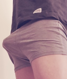 Sagging my undies 5c5db11167968.jpg
