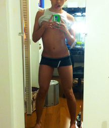 love me 5b38450286e36.jpg