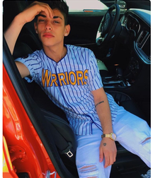 love me 5b38451c0e9b1.png