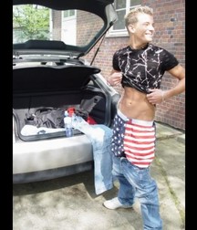 Sexy Boys 5bf8b9bc483d1.jpg