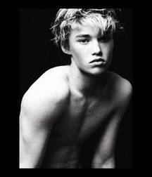 Sexy Boys 5bf8b9c93490d.jpg