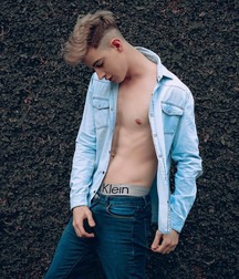Boys in Jeans 5bfc913713f0d.jpg