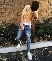 Boys in Jeans 5bfc91388a445.jpg