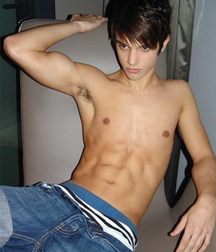 Boys in Jeans 5bfc9147115c4.jpg