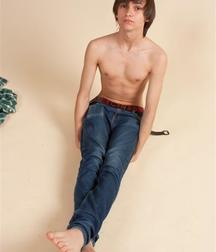 Boys in Jeans 5bfc91635c881.jpg